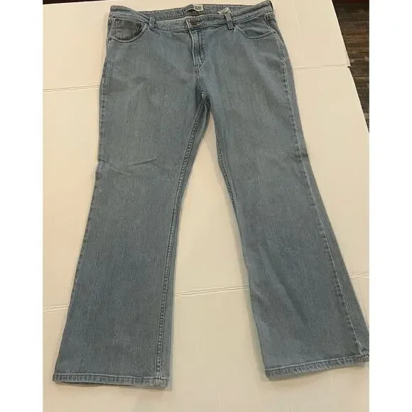 Levi’s Misses Low Rise Bootcut Zip Fly Light Wash Blue Stretch Jeans 18M 39x30 - Picture 1 of 11
